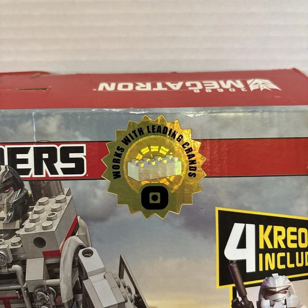 KRE-O Transformers Megatron (30688)  2 in 1 READ